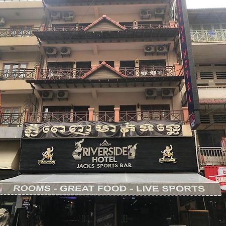 Riverside Hotel Phnom Penh Exterior photo