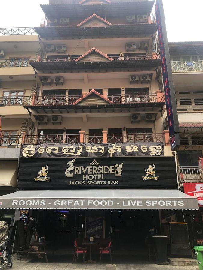 Riverside Hotel Phnom Penh Exterior photo